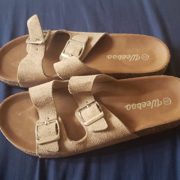Sandals - Picture 2 of 4